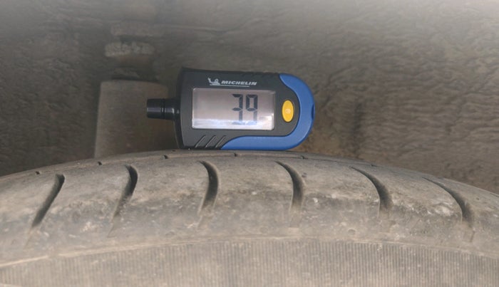 2010 Ford Figo EXI 1.4 DIESEL, Diesel, Manual, 1,65,731 km, tyre