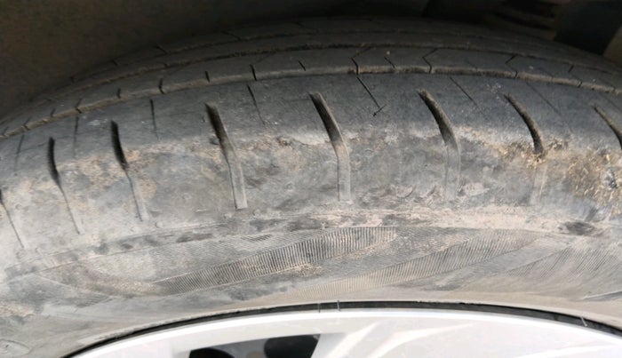 2017 Hyundai Creta E PLUS 1.6 PETROL, Petrol, Manual, 46,681 km, tyre