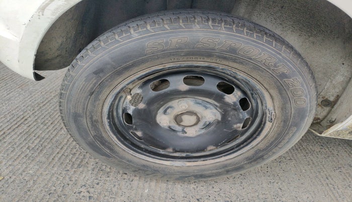 2010 Ford Figo ZXI 1.4 DIESEL, Diesel, Manual, 81,572 km, tyre