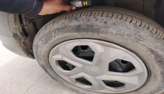 2022 Maruti BREZZA VXI SMART HYBRID, Petrol, Manual, 26,355 km, tyre