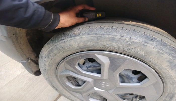 2022 Maruti BREZZA VXI SMART HYBRID, Petrol, Manual, 26,355 km, tyre