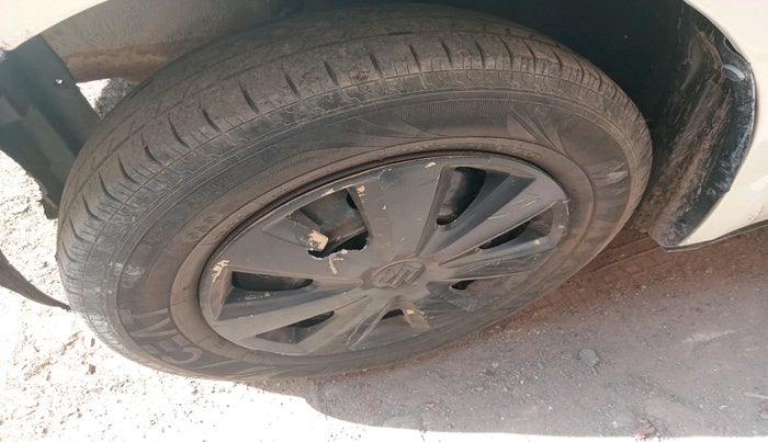 2011 Maruti Swift Dzire VDI, Diesel, Manual, 1,07,615 km, tyre