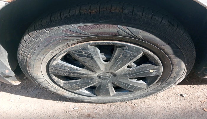 2011 Maruti Swift Dzire VDI, Diesel, Manual, 1,07,615 km, tyre