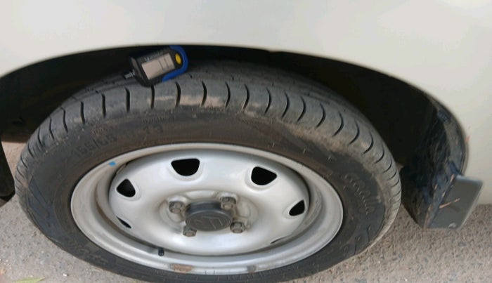 2015 Maruti Alto K10 LXI CNG, Petrol, Manual, 1,06,535 km, tyre