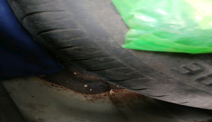 2015 Maruti Alto K10 LXI CNG, Petrol, Manual, 1,06,535 km, tyre