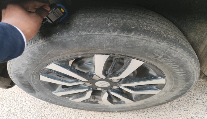 2016 Maruti Vitara Brezza VDI, Diesel, Manual, 1,21,216 km, tyre