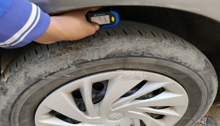 2020 Maruti Ertiga VXI CNG, Petrol, Manual, 44,500 km, tyre