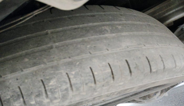 2017 Mahindra Scorpio S4 PLUS 1.99 INTELLI-HYBRID, Diesel, Manual, 86,777 km, tyre