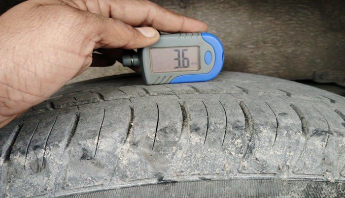 2017 Mahindra Scorpio S4 PLUS 1.99 INTELLI-HYBRID, Diesel, Manual, 86,777 km, tyre