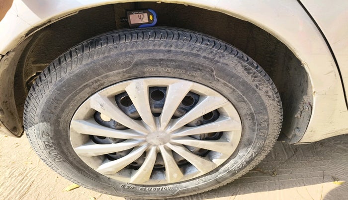 2010 Maruti Swift VXI, Petrol, Manual, 79,451 km, tyre