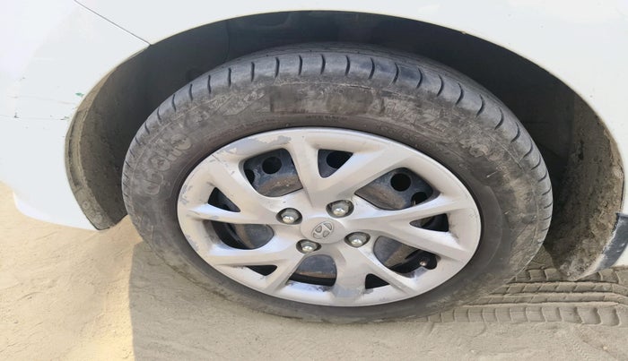 2018 Hyundai Grand i10 SPORTZ 1.2 KAPPA VTVT, Petrol, Manual, 99,300 km, tyre