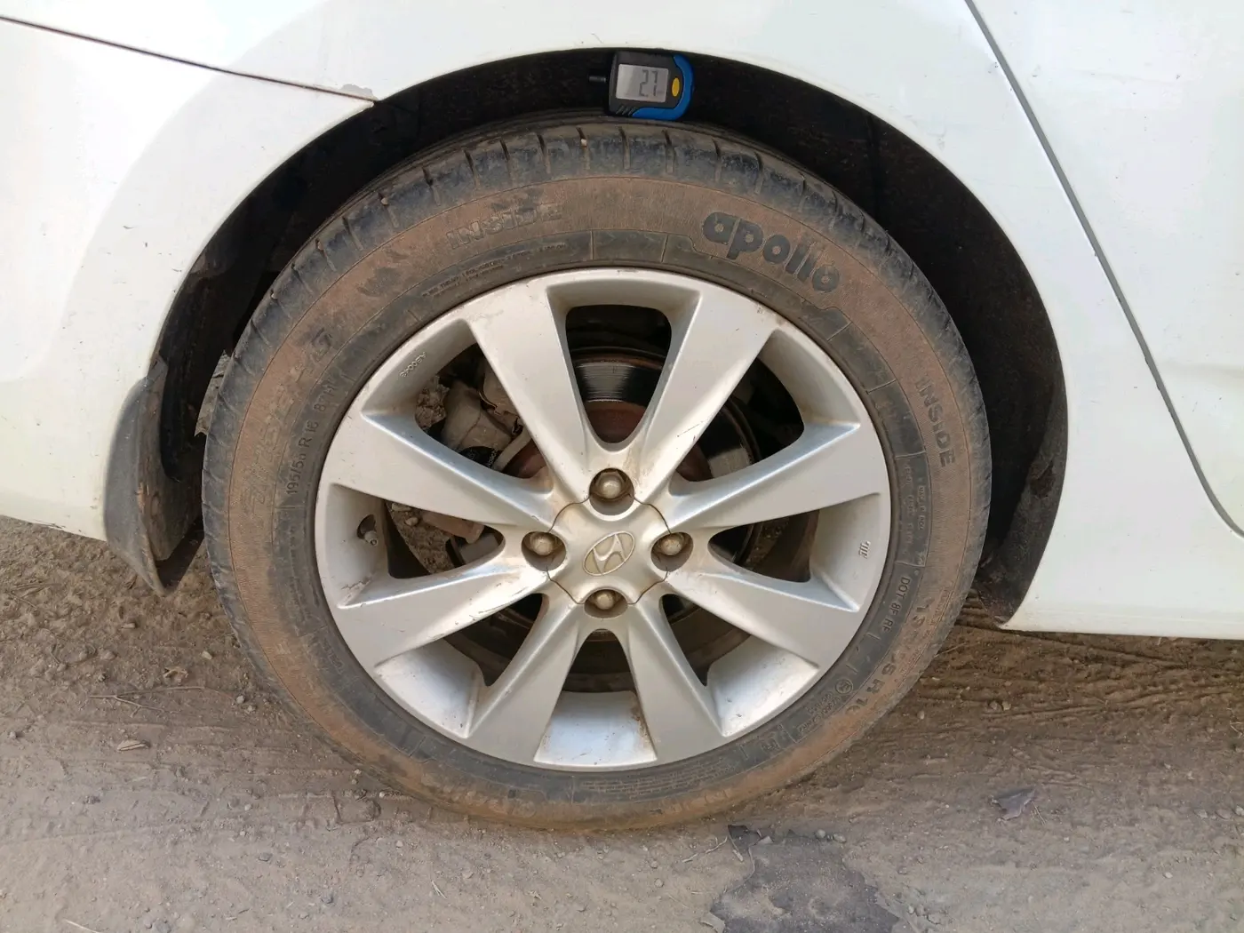 2013 Hyundai Verna FLUIDIC 1.6 CRDI SX, Diesel, Manual, 84,516 km, tyre