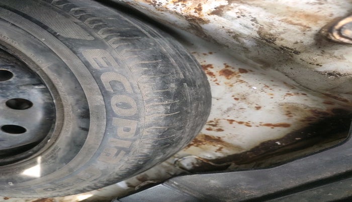 2018 Maruti Dzire VXI, Petrol, Manual, 2,55,646 km, tyre