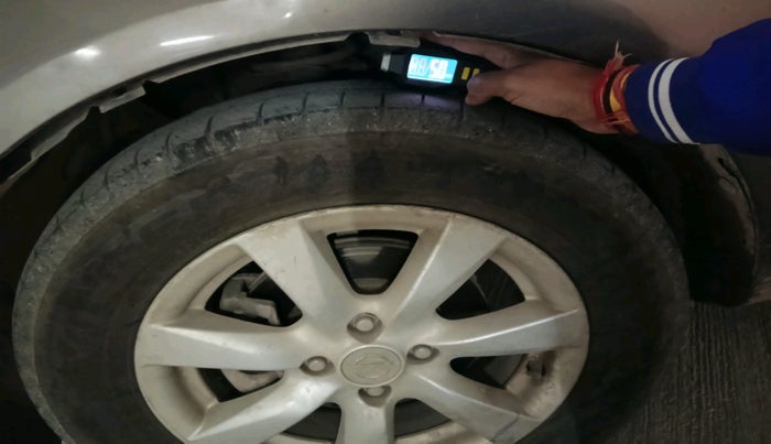 2011 Nissan Sunny XV PETROL, Petrol, Manual, 55,010 km, tyre