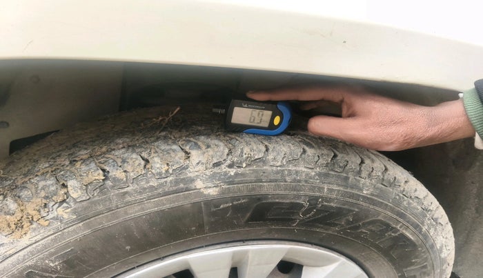 2018 Mahindra TUV300 T4 PLUS, Diesel, Manual, 1,81,173 km, tyre