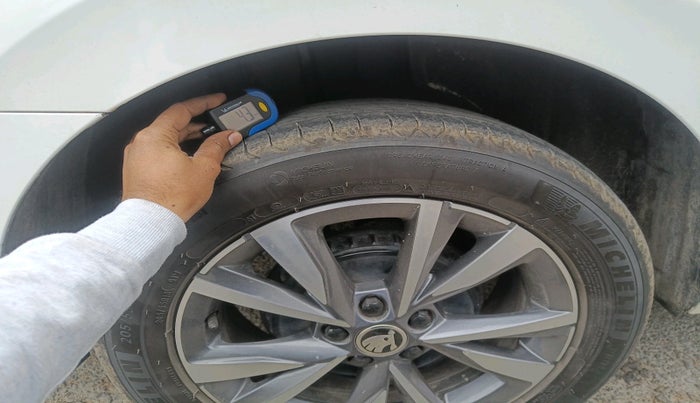 2022 Skoda SLAVIA STYLE 1.5L TSI MT, Petrol, Manual, 65,409 km, tyre