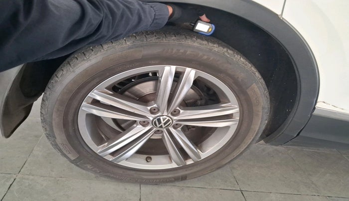 2022 Volkswagen TIGUAN ELEGANCE 2.0 TSI DSG, Petrol, Automatic, 36,763 km, tyre