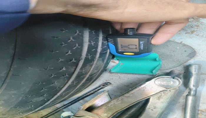 2015 Hyundai Xcent SX 1.2, Petrol, Manual, 1,14,188 km, tyre