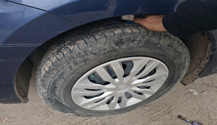 2018 Maruti Dzire VDI, Diesel, Manual, 75,093 km, tyre