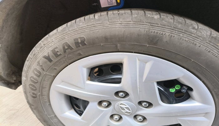 2021 Hyundai VENUE S+ 1.2, Petrol, Manual, 72,870 km, tyre