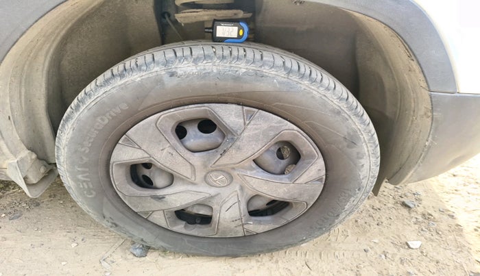 2022 Tata PUNCH ADVENTURE MT, Petrol, Manual, 31,298 km, tyre