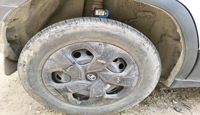 2022 Tata PUNCH ADVENTURE MT, Petrol, Manual, 31,298 km, tyre