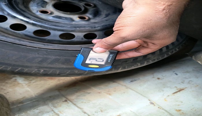 2015 Honda Amaze 1.5L I-DTEC S, Diesel, Manual, 1,10,699 km, tyre