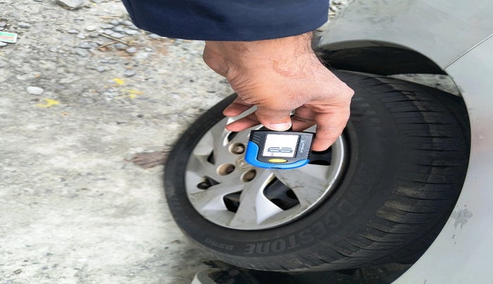 2015 Honda Amaze 1.5L I-DTEC S, Diesel, Manual, 1,10,699 km, tyre