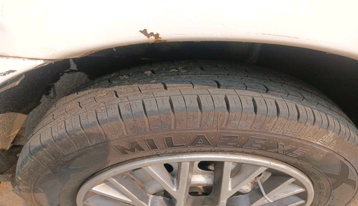 2013 Tata Indica EV2 LX, Diesel, Manual, 80,175 km, tyre