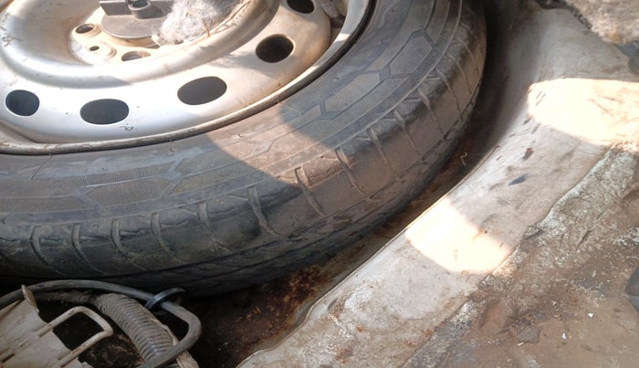 2013 Tata Indica EV2 LX, Diesel, Manual, 80,175 km, tyre