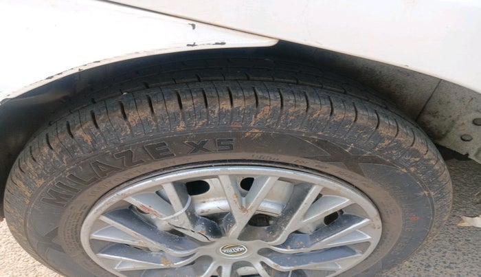 2013 Tata Indica EV2 LX, Diesel, Manual, 80,175 km, tyre