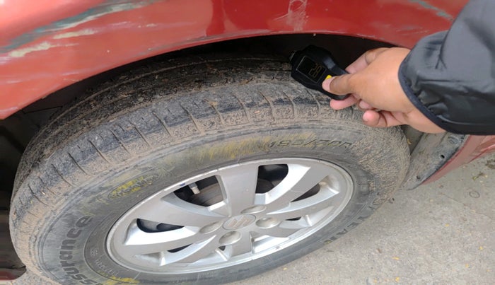 2010 Maruti Swift ZXI, Petrol, Manual, 50,020 km, tyre