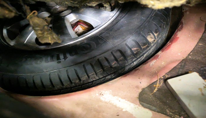 2010 Maruti Swift ZXI, Petrol, Manual, 50,020 km, tyre