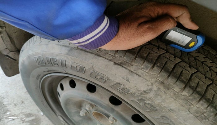 2017 Mahindra XUV500 W6 1.99, Diesel, Manual, 44,000 km, tyre