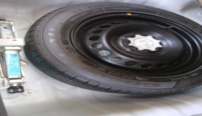 2018 Hyundai Grand i10 SPORTZ 1.2 KAPPA VTVT DUAL TONE, Petrol, Manual, 36,970 km, tyre