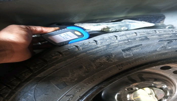 2015 Honda Jazz 1.2L I-VTEC V, Petrol, Manual, 92,328 km, tyre