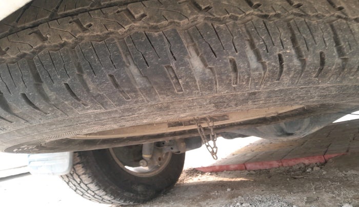 2014 Toyota Fortuner 3.0 4X2 MT, Diesel, Manual, 1,84,495 km, tyre