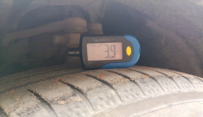 2013 Audi A6 2.0 TDI PREMIUM, Diesel, Automatic, 1,04,429 km, tyre