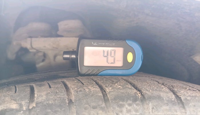 2013 Audi A6 2.0 TDI PREMIUM, Diesel, Automatic, 1,04,429 km, tyre