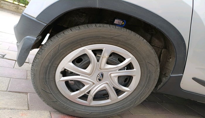 2016 Mahindra Kuv100 K4 6 STR, Petrol, Manual, 1,20,281 km, tyre