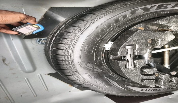 2018 Volkswagen Vento COMFORTLINE 1.6, Petrol, Manual, 39,082 km, tyre