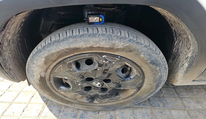 2022 Tata PUNCH ACCOMPLISHED MT, Petrol, Manual, 34,294 km, tyre