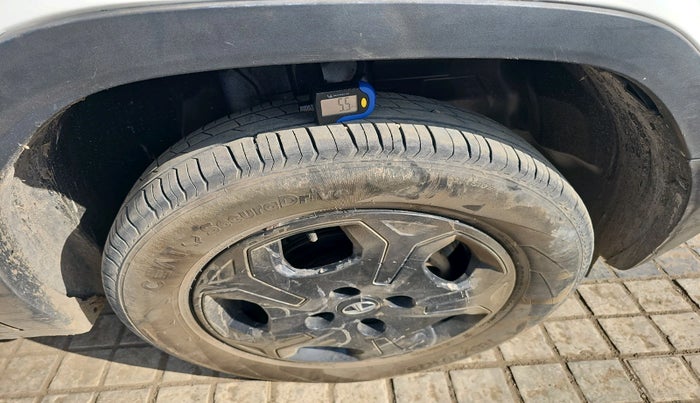 2022 Tata PUNCH ACCOMPLISHED MT, Petrol, Manual, 34,294 km, tyre