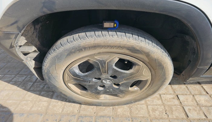 2022 Tata PUNCH ACCOMPLISHED MT, Petrol, Manual, 34,294 km, tyre