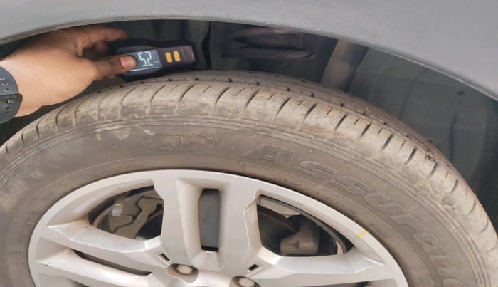 2020 Renault TRIBER RXZ, Petrol, Manual, 69,932 km, tyre