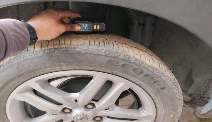 2020 Renault TRIBER RXZ, Petrol, Manual, 69,932 km, tyre