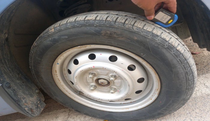 2012 Maruti Wagon R 1.0 LXI, Petrol, Manual, 50,415 km, tyre