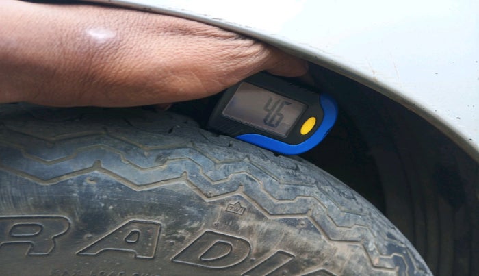 2014 Hyundai Eon ERA +, Petrol, Manual, 59,403 km, tyre