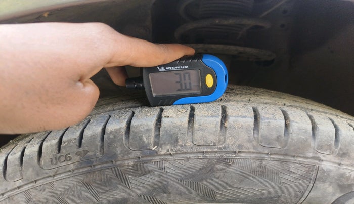 2020 Maruti Dzire VXI, Petrol, Manual, 52,811 km, tyre