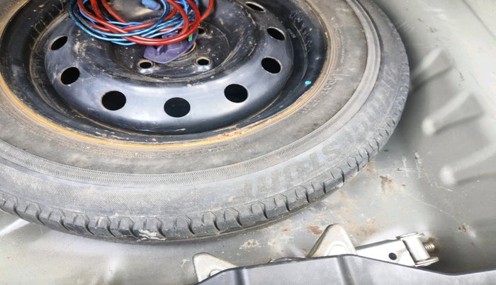 2020 Maruti Dzire VXI, Petrol, Manual, 52,811 km, tyre